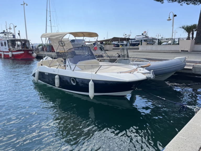 Verhuur Motorboot Sessa Marine met vaarbewijs