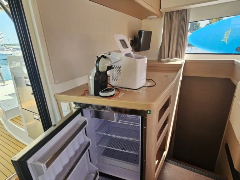 Huur een Lagoon Lagoon 42 in Biograd na Moru