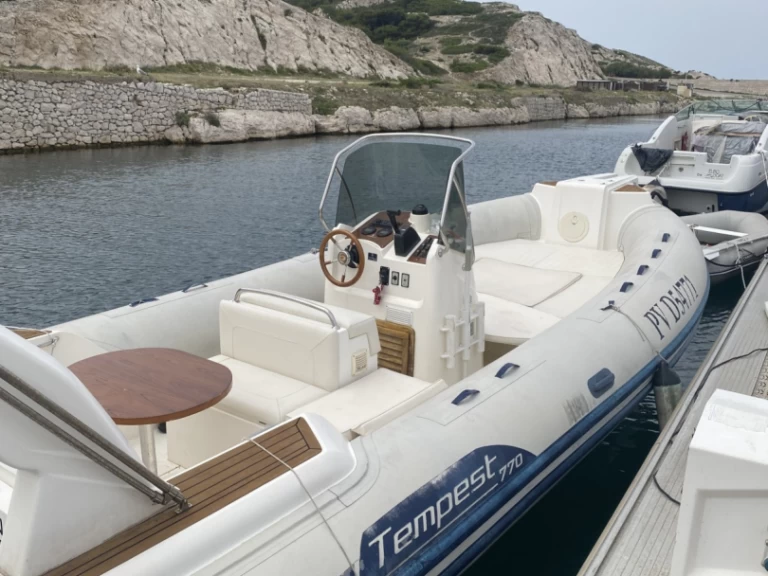 Bootverhuur Marseille goedkoop Tempest 770 Luxe