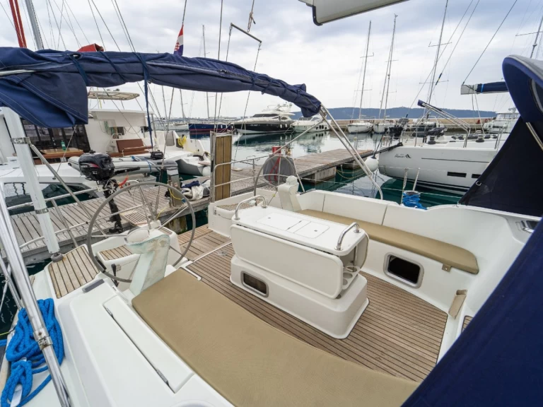 Zeilboot te huur in Kaštela voor de beste prijs