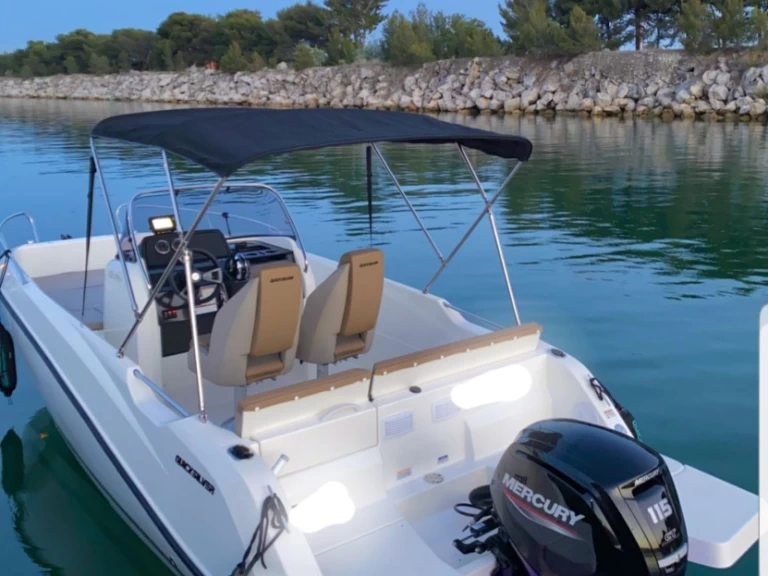 Quicksilver Activ 605 Open te huur van particulier of professional in Marseille