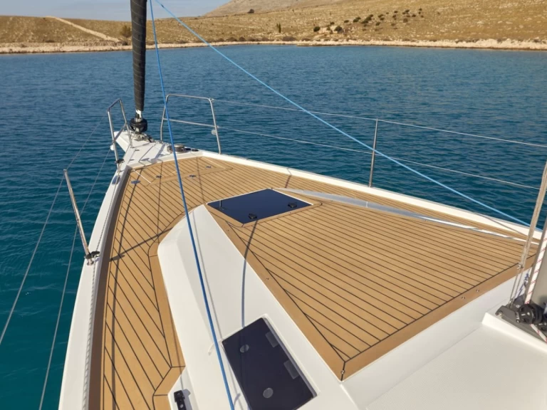 Huur een Elan Impression 45 in Pirovac