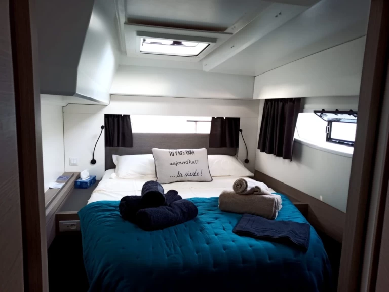 Verhuur Catamaran Fountaine Pajot met vaarbewijs