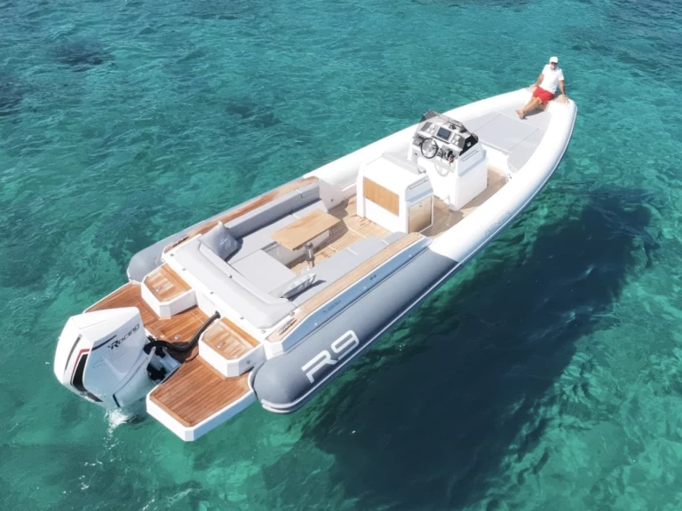 Huur een Renier Renier R9 Tourer in Port du Lavandou