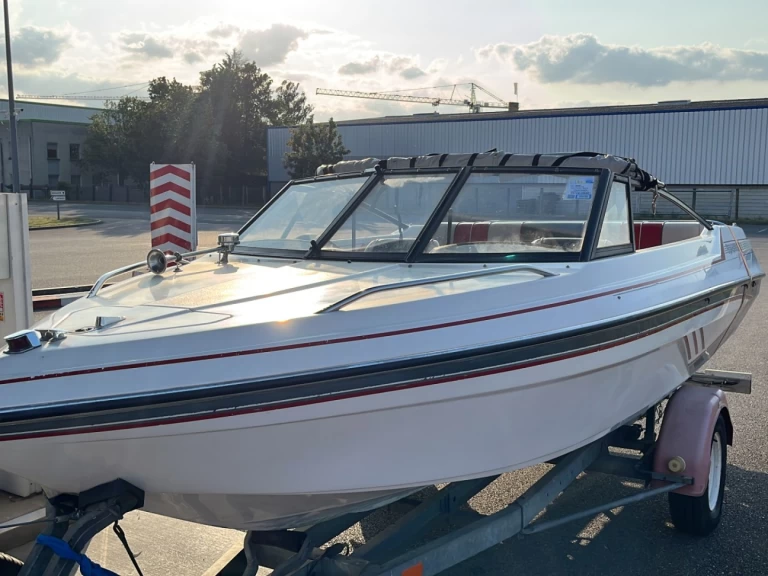 Huur Motorboot met of zonder schipper Glastron in Sevrier