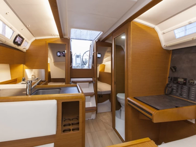 Bootverhuur Biograd na Moru goedkoop Sun Odyssey 349