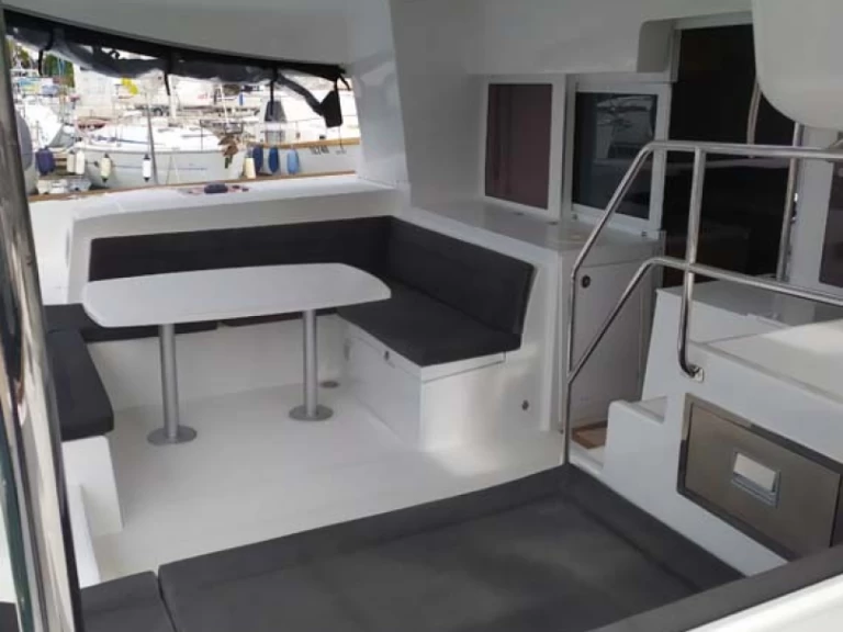 Huur Catamaran met of zonder schipper Lagoon in Trogir