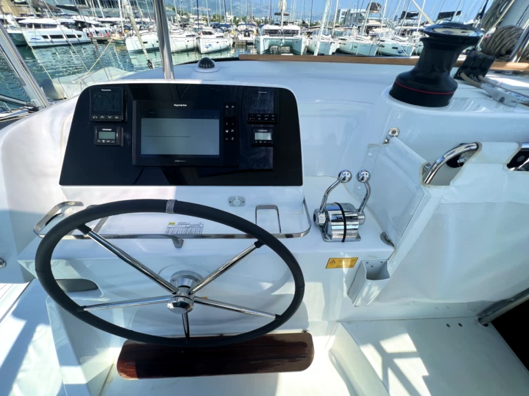 Catamaran te huur in Kaštela voor de beste prijs