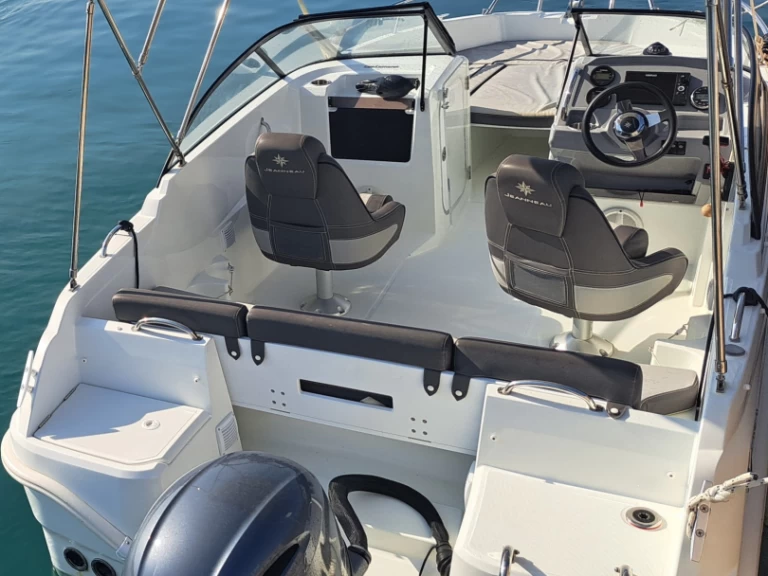 Verhuur Motorboot in Rovinj - Jeanneau Cap Camarat 5.5 BR
