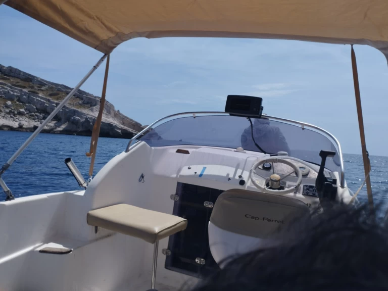 Huur een B2 Marine Cap Ferret 522 Open Sport in Marseille