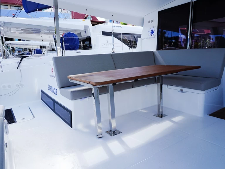 Huur Catamaran met of zonder schipper Fountaine Pajot in Eden Island