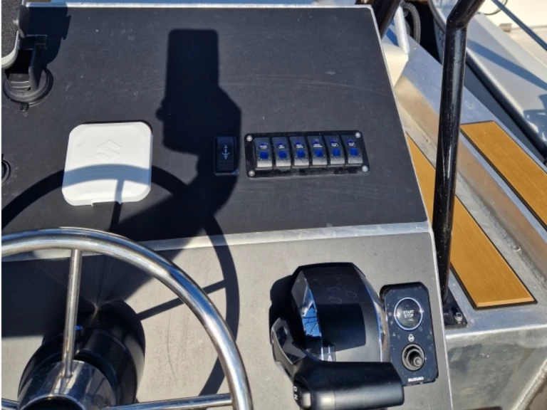 Bootverhuur BravaBoats BA 75 in Roses via SamBoat