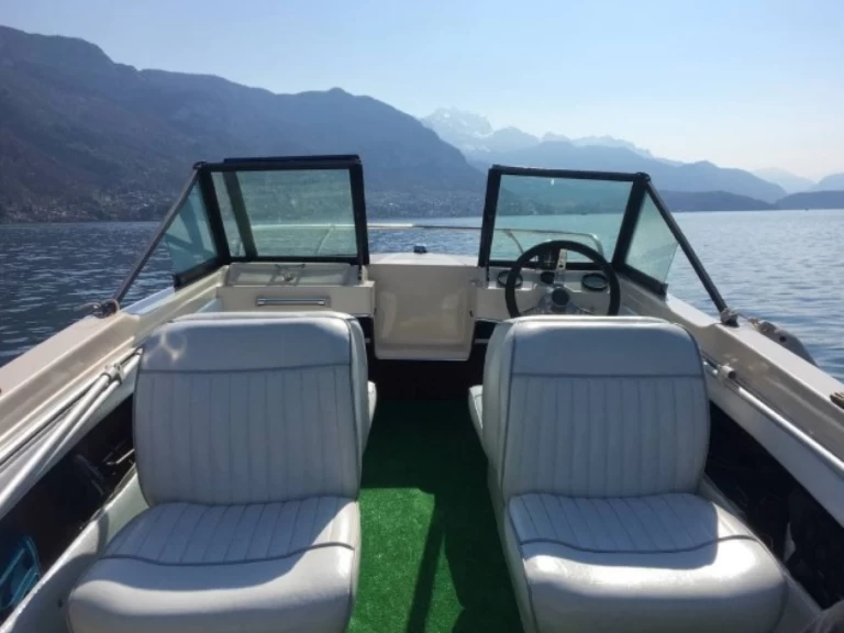 Motorboot te huur in Annecy voor de beste prijs