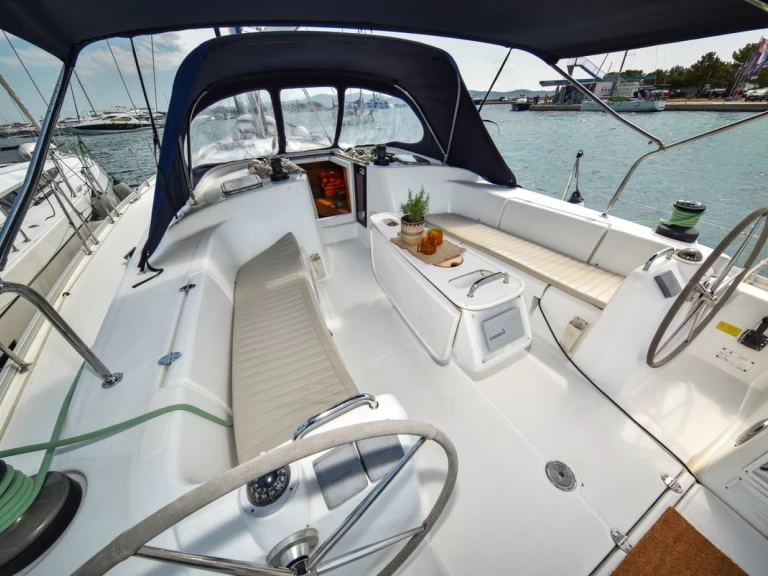 Verhuur Zeilboot Bénéteau met vaarbewijs