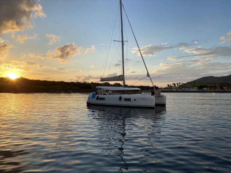 Catamaran te huur in Capo d'Orlando voor de beste prijs
