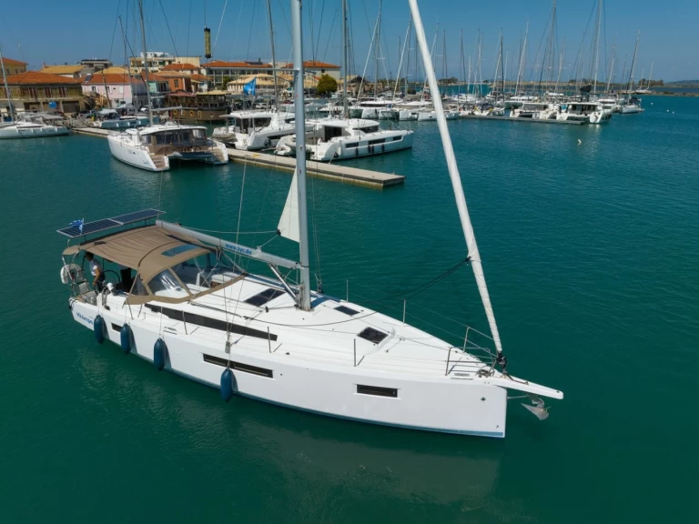 Huur een Jeanneau Sun Odyssey 410 in Lefkáda