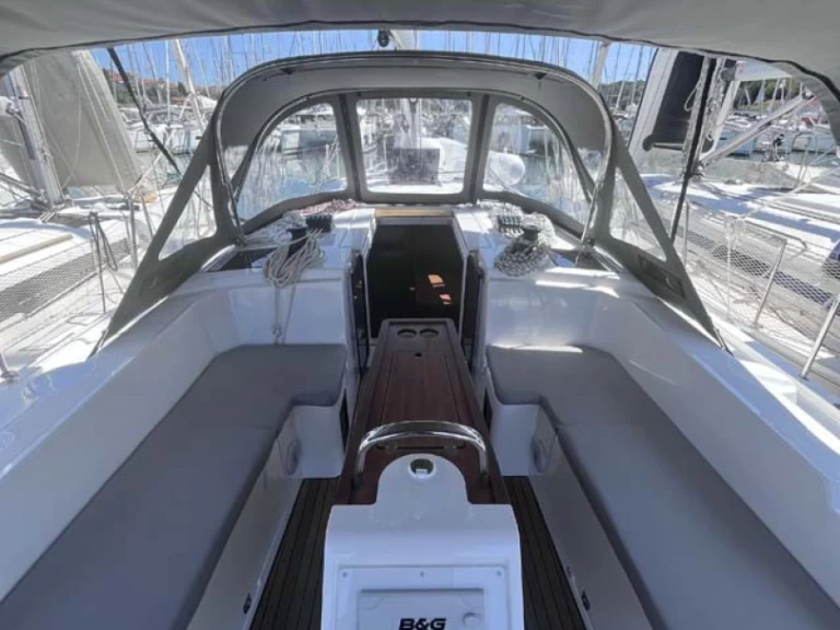 Bootverhuur Pula goedkoop Bavaria C38