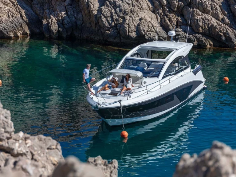 Bénéteau Gran Turismo 45 te huur van particulier of professional in Šibenik