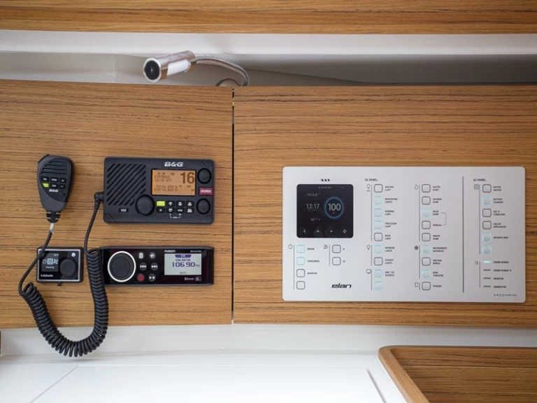 Huur een Elan Impression 45 in Baška Voda