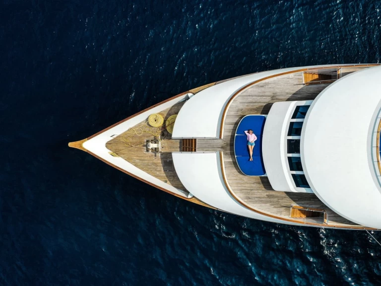 Custom Made MY Honors Legacy te huur van particulier of professional in Malé