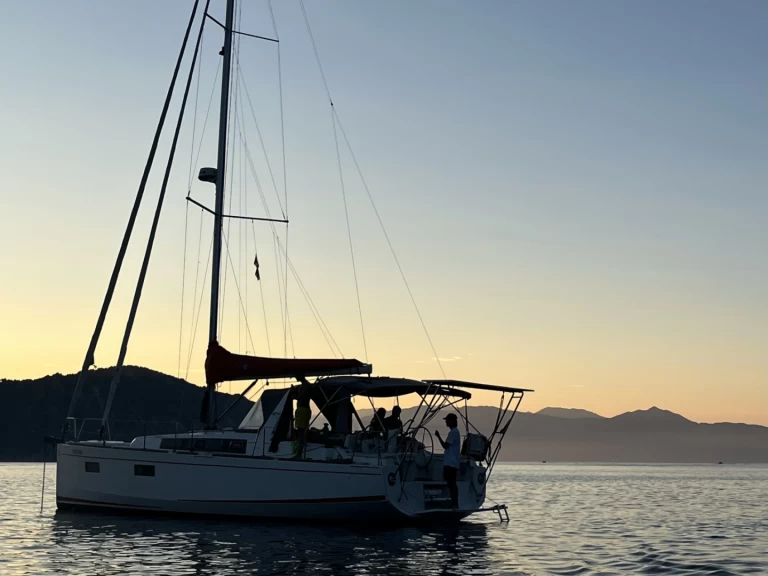 Bootverhuur Bénéteau Oceanis 38.1 in l'Escala via SamBoat