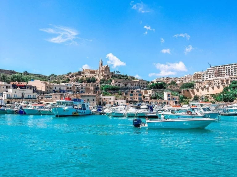 Bootverhuur Xemxija goedkoop Coronet