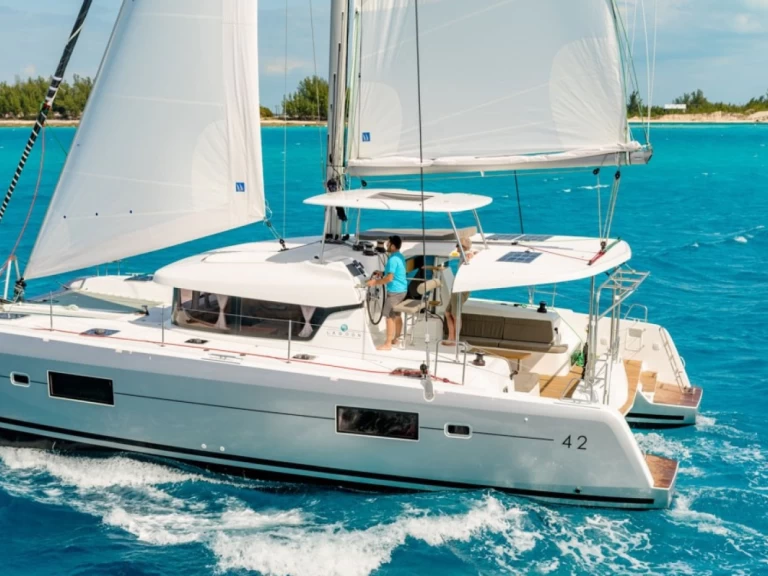 Verhuur Catamaran in Larmor-Plage - Lagoon Lagoon 42