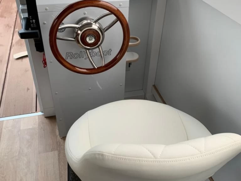 Bootverhuur Rollyboot Rollyboot  in Waren (Müritz) via SamBoat