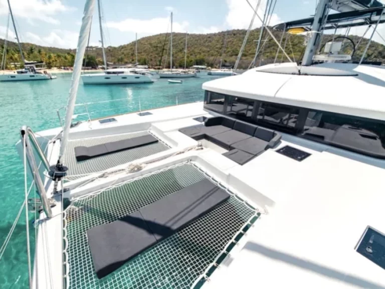 Verhuur Catamaran in Álimos - Lagoon Lagoon 52