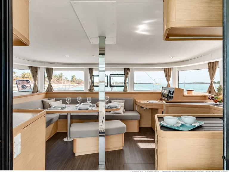 Verhuur Catamaran in Le Marin - Lagoon Lagoon 42