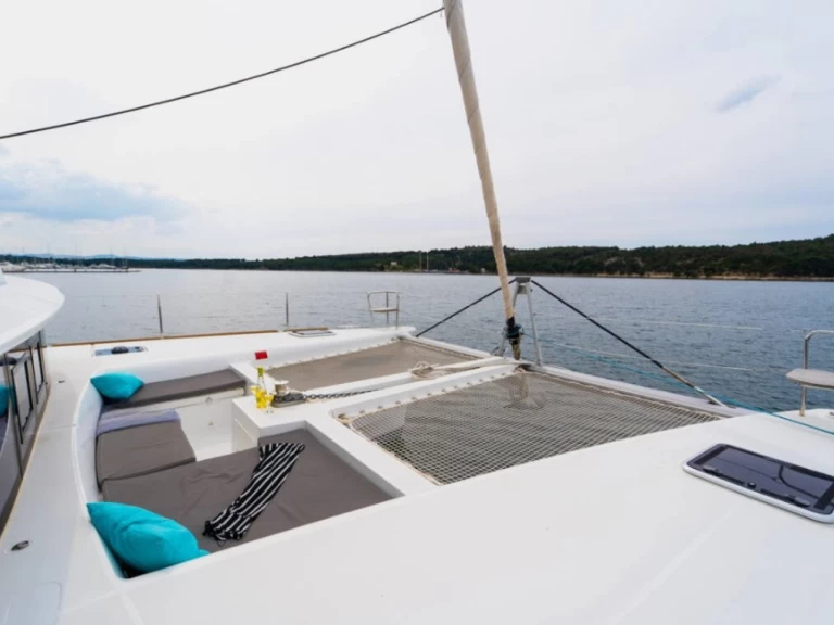 Bootverhuur Lagoon Lagoon 450 F in Rogoznica via SamBoat