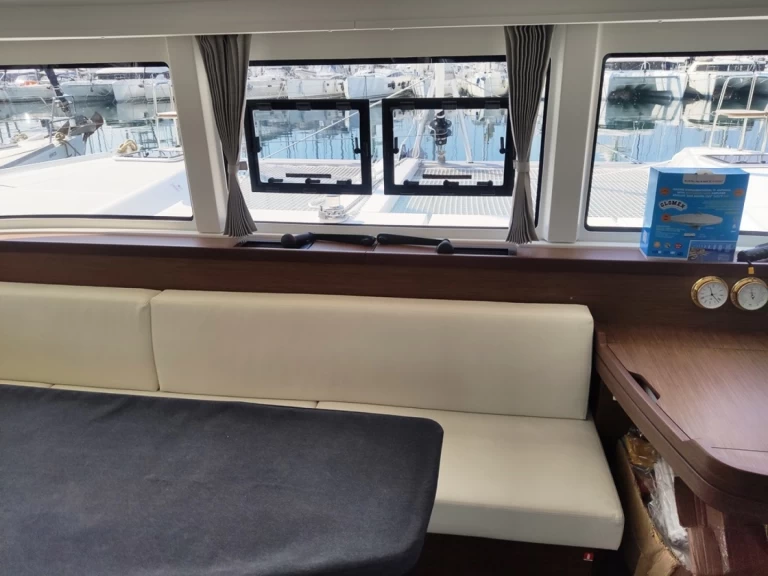 Bootverhuur Lávrio goedkoop Lagoon 42