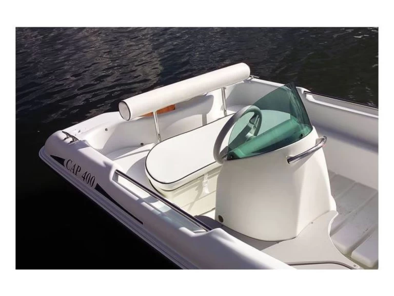 Huur een Rigiflex Cap 400 in Le François