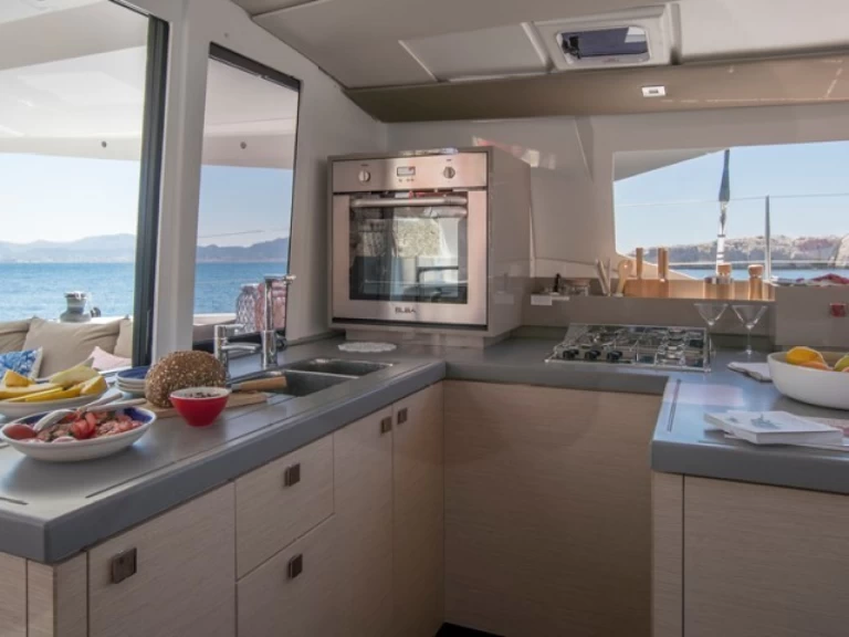 Jachthuur in Jolly Harbour - Fountaine Pajot Astrea 42 via SamBoat