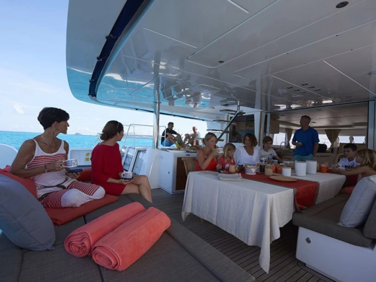 Verhuur Catamaran in Raiatea Island - Lagoon Lagoon 620
