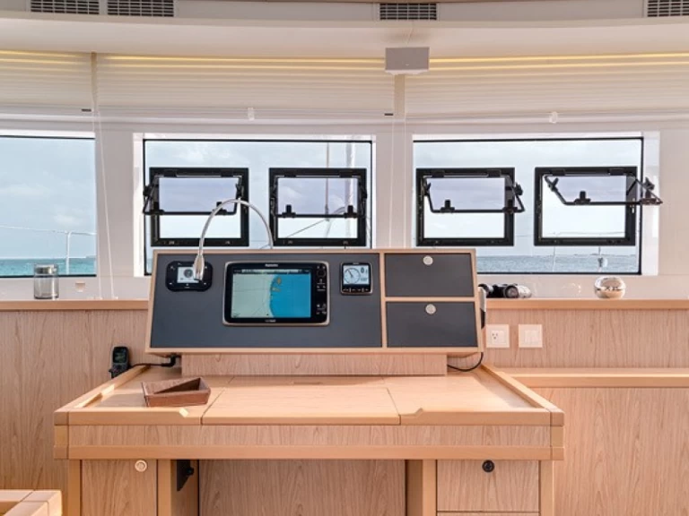 Verhuur Catamaran Lagoon met vaarbewijs