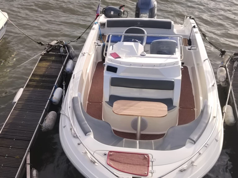 Motorboot te huur in Paris voor de beste prijs
