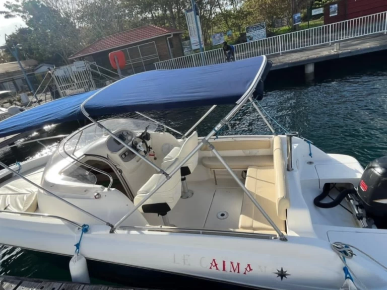 Motorboot te huur in Les Trois-Îlets voor de beste prijs