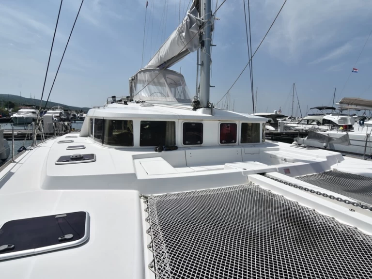 Huur Catamaran met of zonder schipper Lagoon in Punat