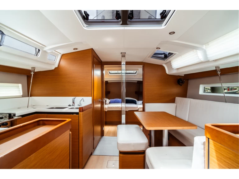 Verhuur Zeilboot Jeanneau met vaarbewijs