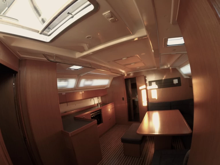 Verhuur Zeilboot Bavaria met vaarbewijs