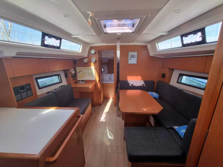 Verhuur Zeilboot in Punat - Bavaria Bavaria C38