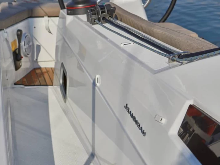 Bootverhuur Gouviá goedkoop Sun Odyssey 410