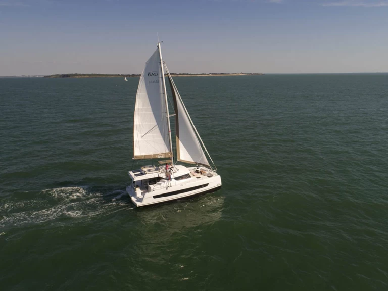 Jachthuur in Eden Island - Bali Bali Catspace Voile via SamBoat