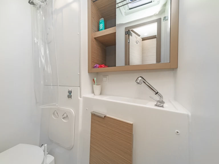 Verhuur Catamaran Lagoon met vaarbewijs