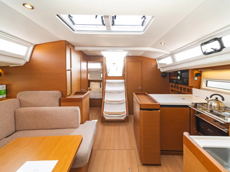 Huur een Jeanneau Sun Odyssey 440 in Skiathos