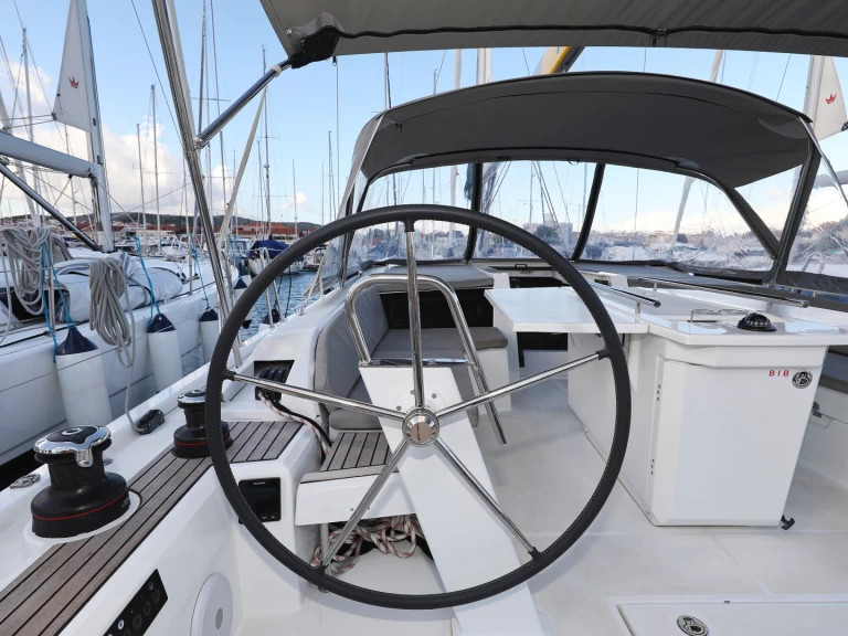 Verhuur Zeilboot Bénéteau met vaarbewijs