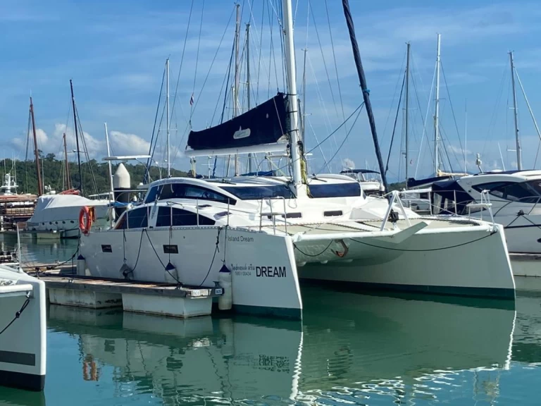 Catamaran te huur in Mai Khao voor de beste prijs