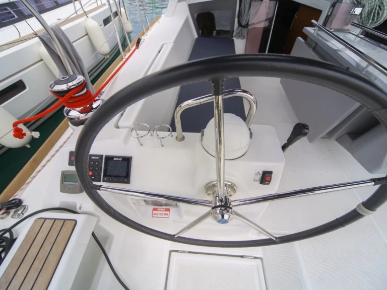 Huur een Bénéteau Oceanis 45 in Saint George's