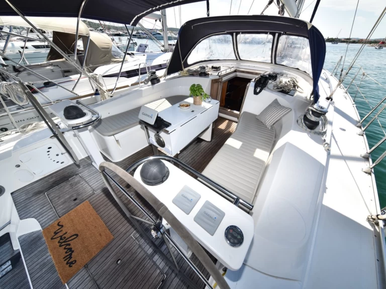 Bootverhuur Bavaria Cruiser 45 in Sukošan via SamBoat